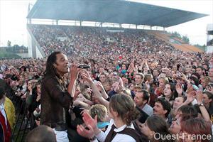 Le 26 juin, Yannick Le Basser remplit le stade le Basser pour un concert événement. : Archives Ouest-France -Yvan Duvivier